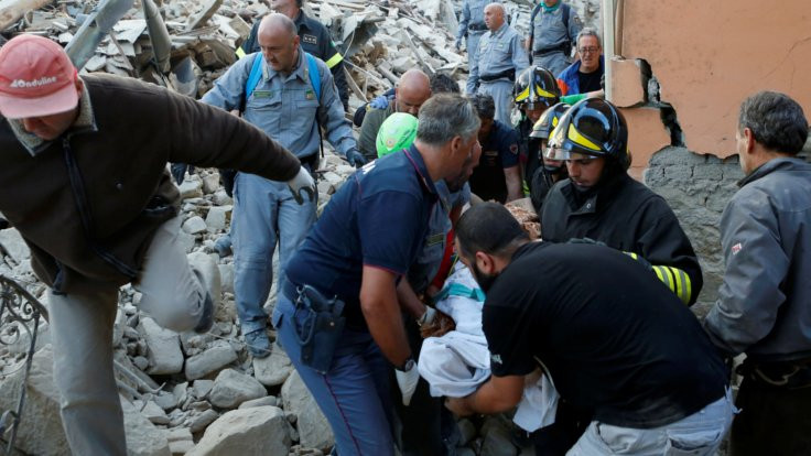 İtalya depreminde ölü sayısı artıyor