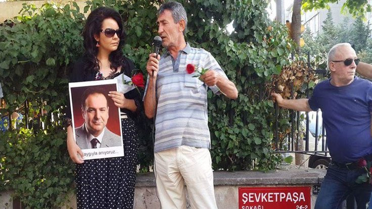 Darbeciler onu da vurdu: 'Her kesimin sevdiği' muhtar...