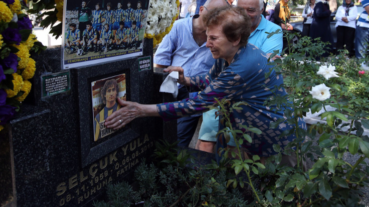 Selçuk Yula'ya mezarı başında anma töreni
