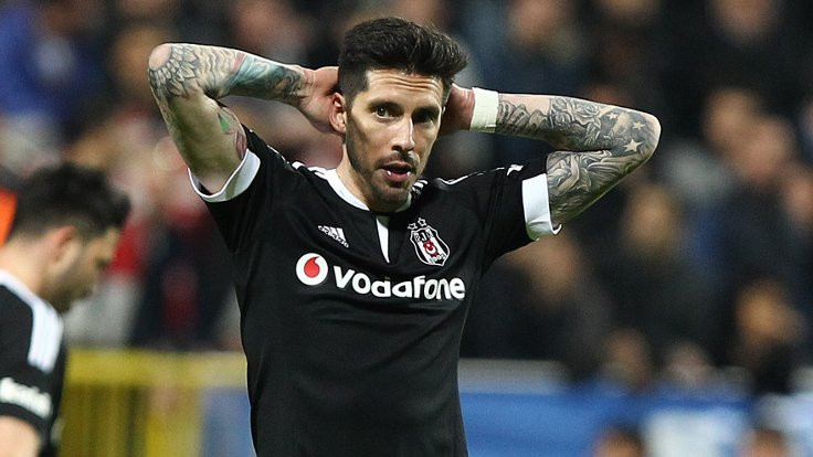 Beşiktaş Sosa'yı satmaya karar verdi