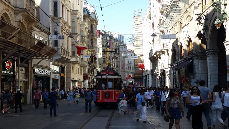 Nostaljik tramvay yarın İstiklal Caddesi'ne dönüyor