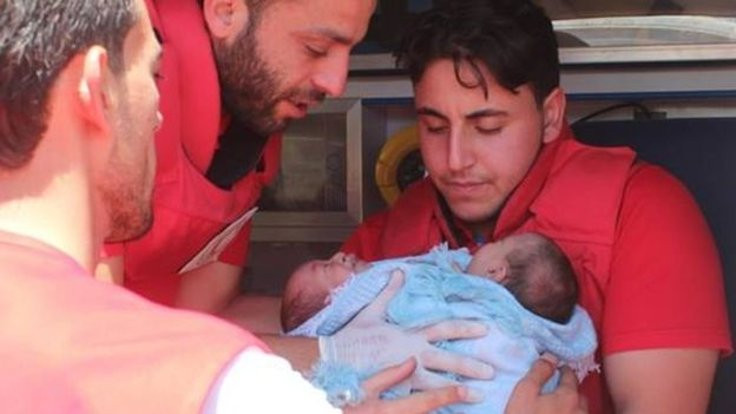 Suriyeli yapışık ikizler 'kurtarıldı'