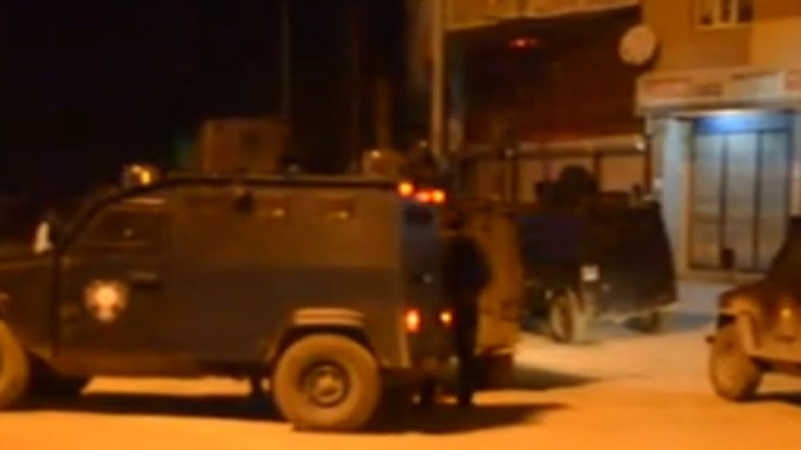 Doğubayazıt'ta polis lojmanlarına saldırı
