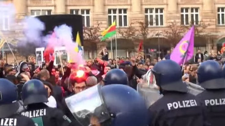 Almanya'da AKP muhaliflerine şiddet