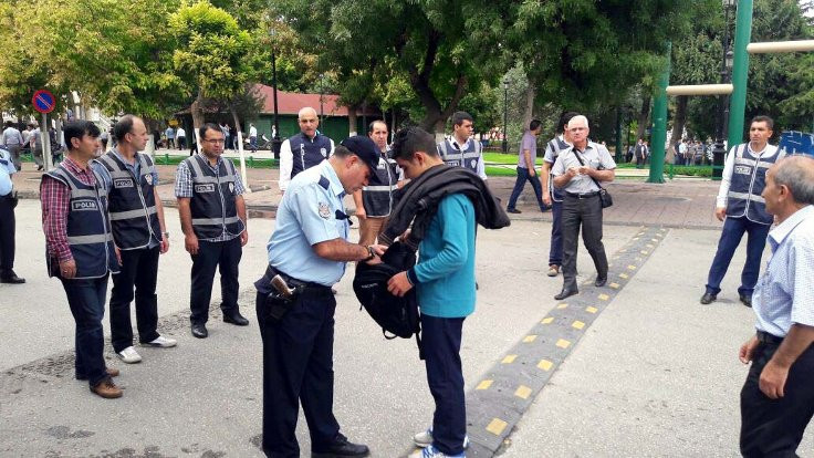 Gaziantep'te AK Parti binaları boşaltıldı