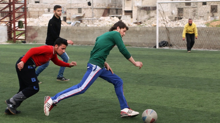 IŞİD futbolun kurallarını değiştirdi: Faullerde kısasa kısas dönemi