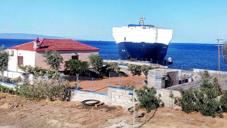 Türk gemisi Yunanistan'da karaya oturdu