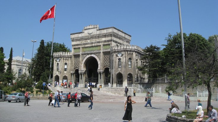 Tedrisi Memuriyetten Aygıta: Türkiye’deki [Yüksek] Ortaöğretimin Halleri