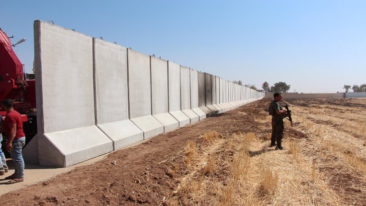Kobani'ye duvar çalışması yeniden başladı