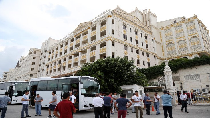 7 yıldızlı otelde işçiler greve çıktı