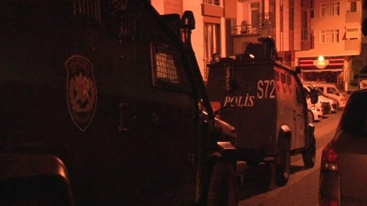 Maltepe'de bir eve polis baskını