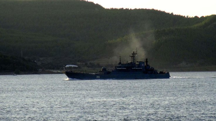 Rus savaş gemisi Ege Denizi'nde