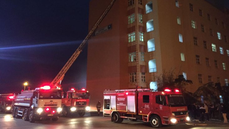 Bandırma Devlet Hastanesi'nde yangın çıktı