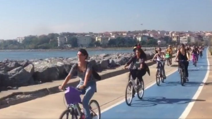İranlı kadınlar için 'pedalladılar'