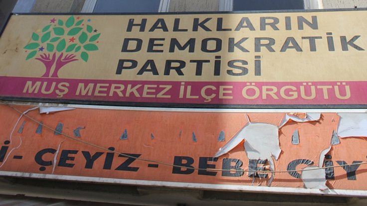 HDP ve DBP'li eş başkanlar gözaltına alındı