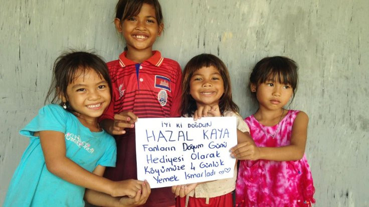 Hazal Kaya'ya Kamboçya hediyesi