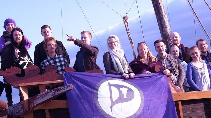 Korsan Partisi İzlanda'da iktidara yürüyor