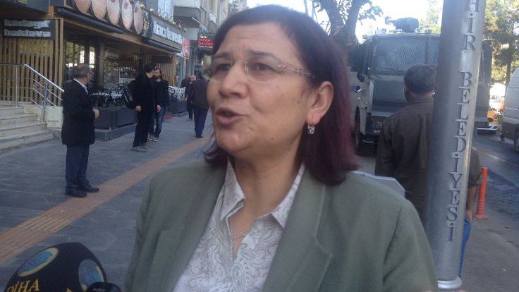 Demirtaş'ın fotoğrafı nedeniyle DTK Eşbaşkanı'na 3 ay hapis
