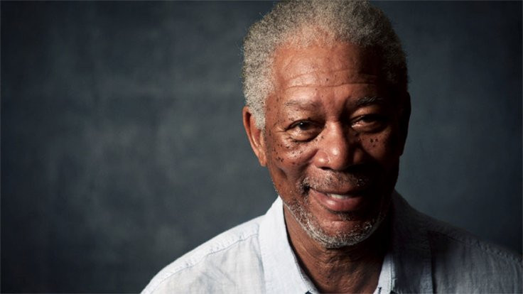 Morgan Freeman Şii türbesinde aşure yedi