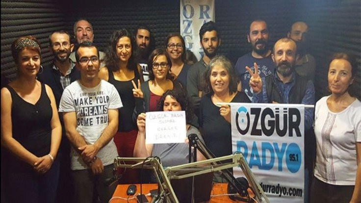 Özgür Radyo çalışanları gözaltına alındı