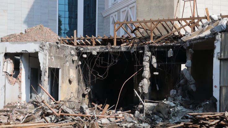 Samsun'da yargı kararına rağmen meslek lisesi yıkıldı