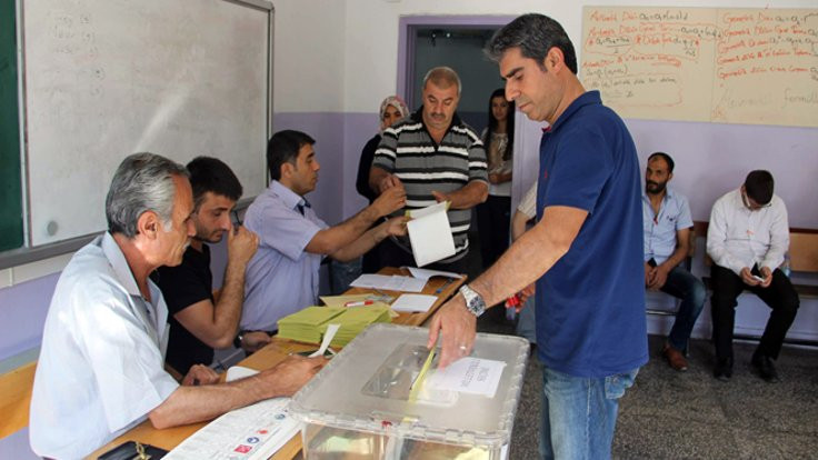 AK Parti'de yerel seçimi öne çekme arayışı