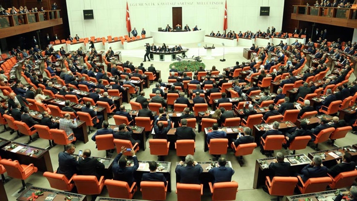 CHP'li Özel: Parlamento AKP darbesiyle askıya alındı