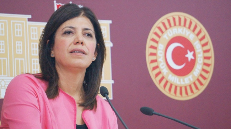 HDP'li Beştaş: Canlı yayını arıyoruz Metiner'i çıkarıyorlar