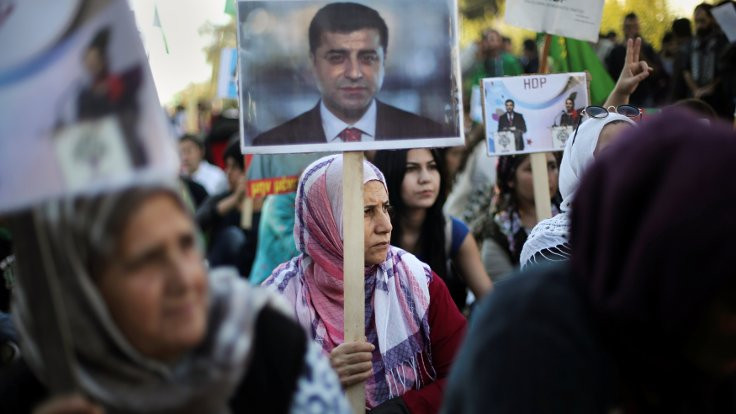 Arap basınında bu hafta: Darbenin ateşiyle yanan Kürt Obama