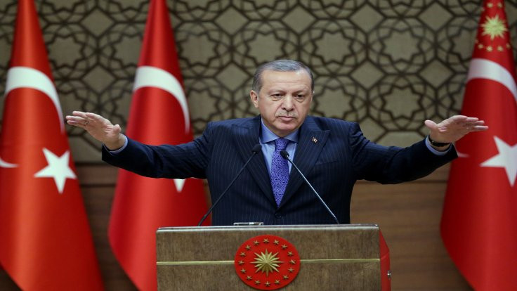 'Erdoğan kendi ayağına kurşun sıkıyor'