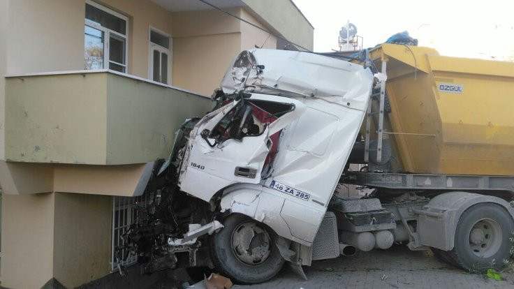 Hafriyat kamyonu dehşeti: 2 ölü, 2 yaralı