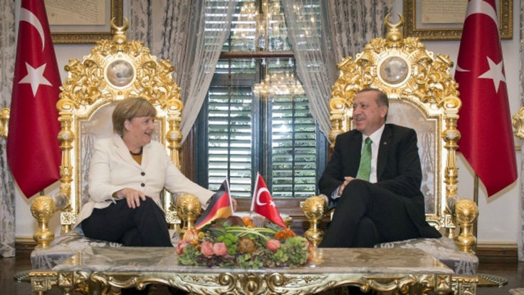 Merkel Erdoğan ile çıkmaza girdiğini geç de olsa kabul etti
