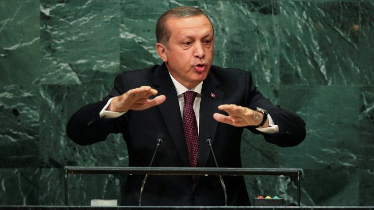 Erdoğan artık 'başkanlık' diyenleri düzeltiyor!
