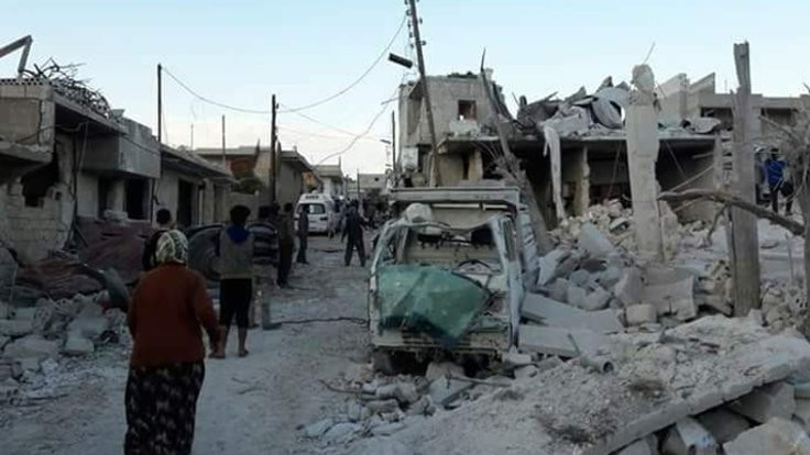 Suriye'de Türkiye sınırındaki köye bomba