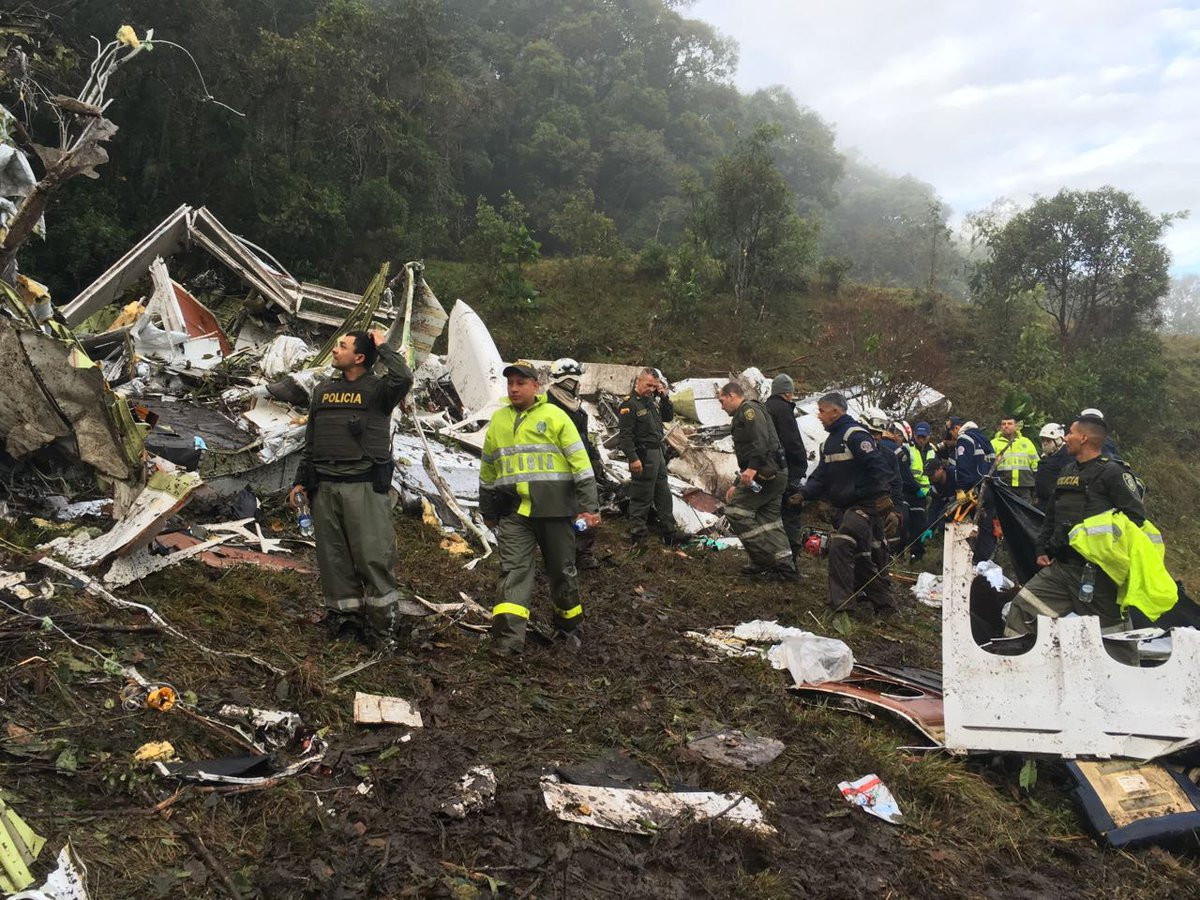Kolombiya'da uçak kazasında en az 76 kişi öldü