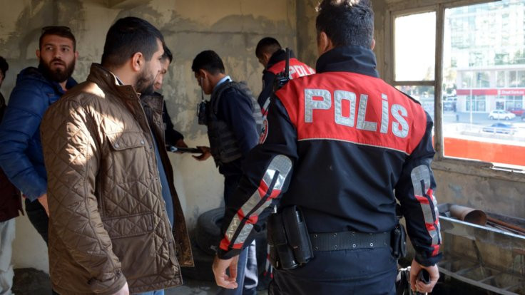 Adana'da dizi setine silah baskını