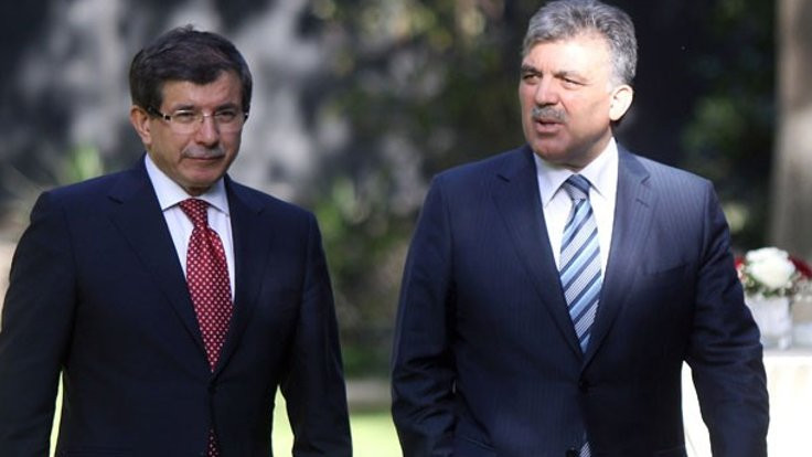Abdullah Gül, Davutoğlu ile görüştü!