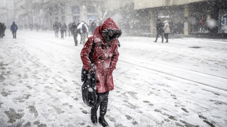 İstanbul'da kar nedeniyle toplu taşıma uyarısı