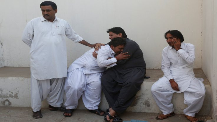 Pakistan'da otel yangını: 11 ölü