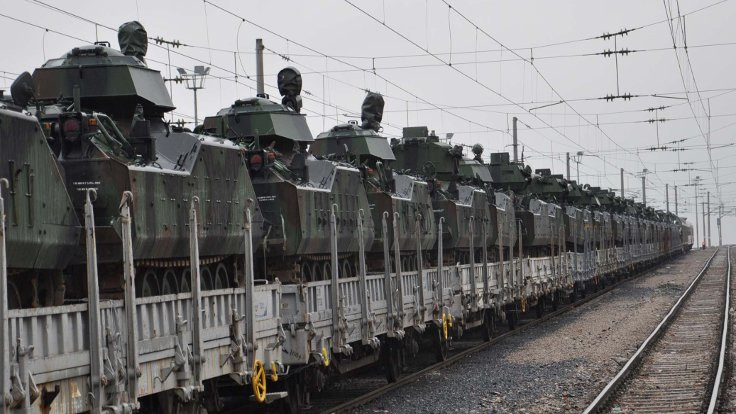 Kocaeli'den sınıra zırhlı askeri araç sevkiyatı