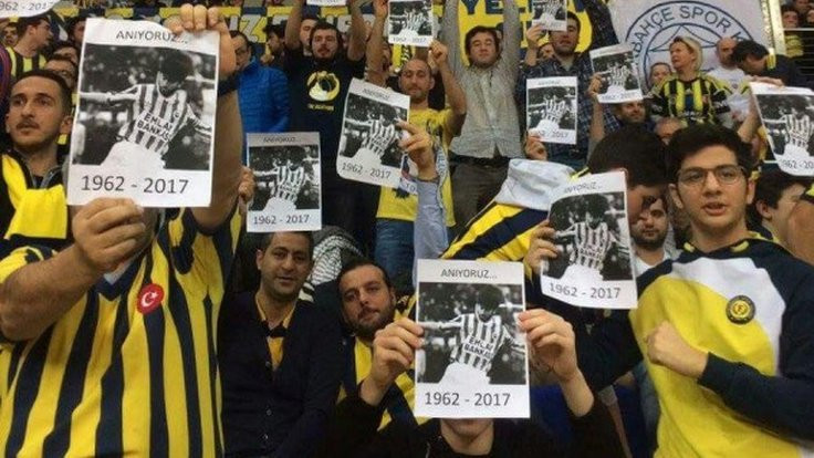 Fenerbahçe taraftarı Rıdvan'ı 'andı'