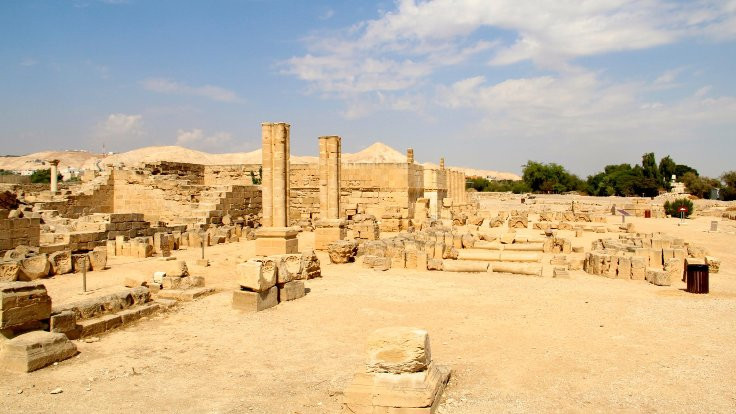 Sağanak yağmur antik kenti yıktı