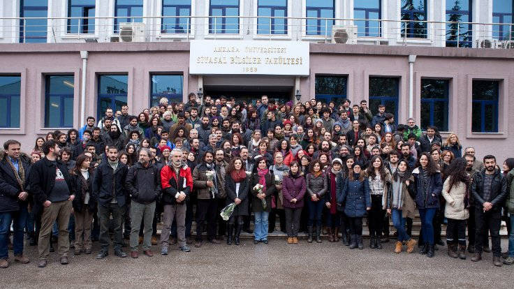 Ankara Üniversitesi'nde ihraç edilen akademisyenlere veda töreni