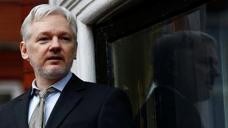 Assange: Değil Rusya, 14 yaşındaki çocuk bile hackleyebilir