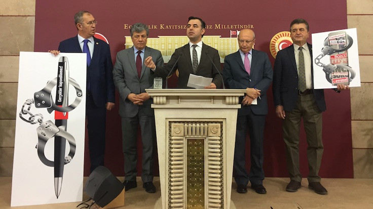 Bakan Bozdağ'a 'cezaevindeki gazeteciler zehirlenecek' iddiası soruldu