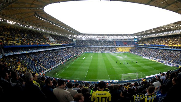 UEFA: Fenerbahçe ve Galatasaray büyük borç tehlikesi altında