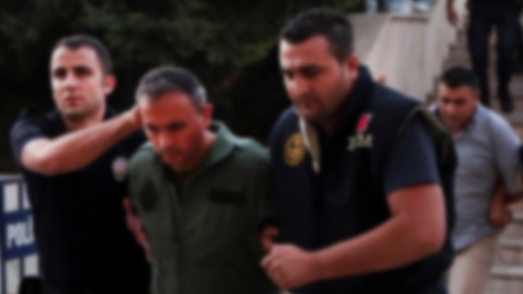 Kıbrıs'ta 'FETÖ' operasyonu: 12 subay aranıyor