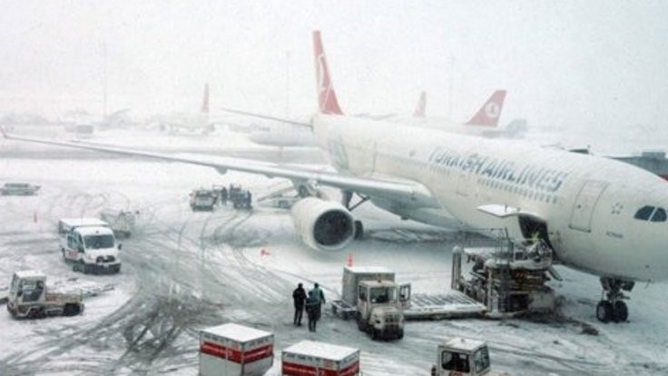 İstanbul'a inemeyen uçaklar Gaziantep'e indi
