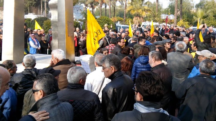 Kuşadası'nda KHK protestosu