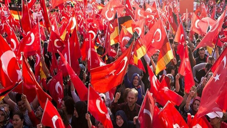 Almanya'da Türkler kime oy verecek?